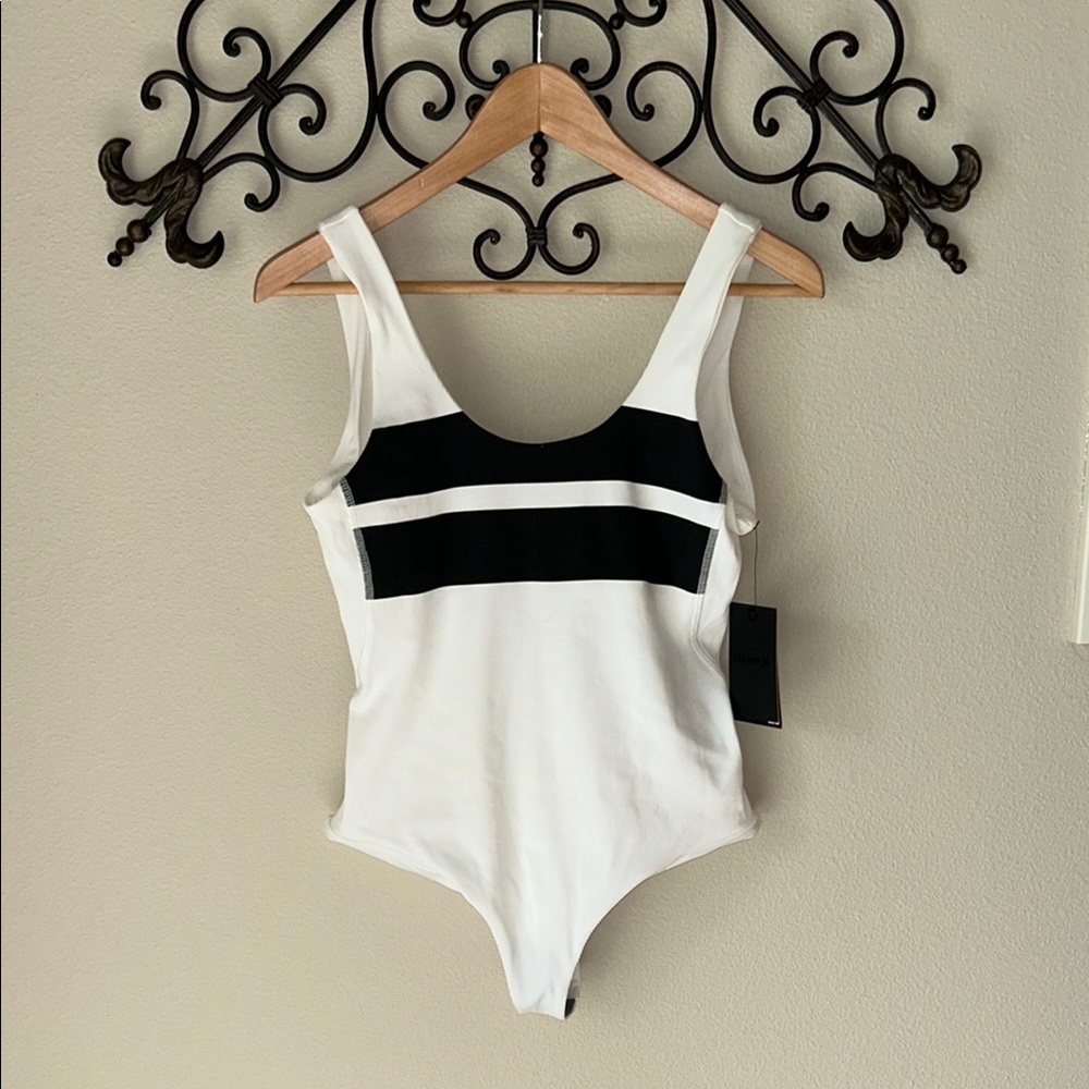 HURLEY "BLOCK PARTY" ONE PIECE BATHING SUIT NWT SIZE LARGE